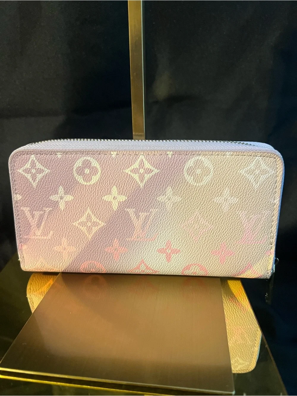 Louis Vuitton “Fashion” Pink Monogram Zippy Wallet - Picture 3 of 8
